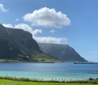 Stadlandet House | Honey bay cottage