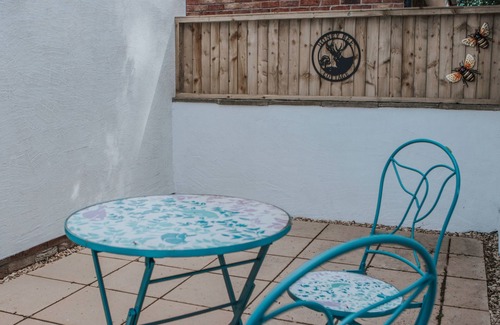 Kingswood House | Honey Bee Cottage, Tiny House, Welshpool