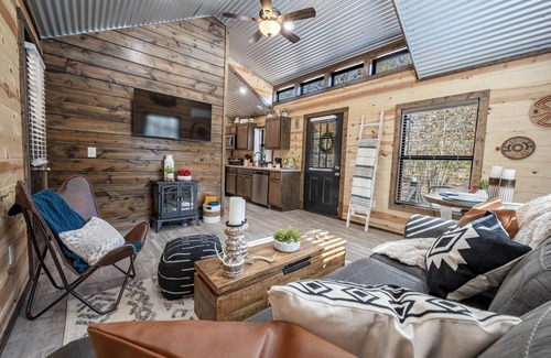 Broken Bow Cabin | Honey Creek Cabin: Hochatown- Broken Bow