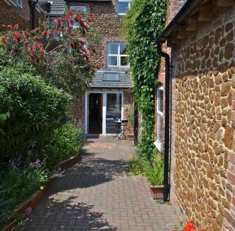 Hunstanton Apartment | Honeycomb House Apartments