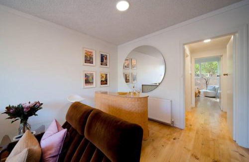 North Adelaide Apartment | Honeyeater Hidden Gem - 2BR Central Quiet