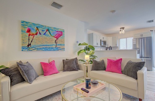 Dunedin Condo | Honeymoon Isl 1 Mi Exceptionally Clean Comfy King Beds Modern Freshly Remodeled