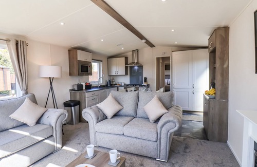 Runswick Bay Cottage | Honeysuckle Lodge