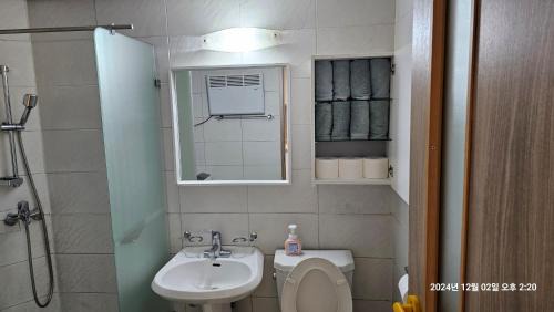 Mapo Apartment | Hongdae Residence-2 1min from Hongik Uni station Exit #1