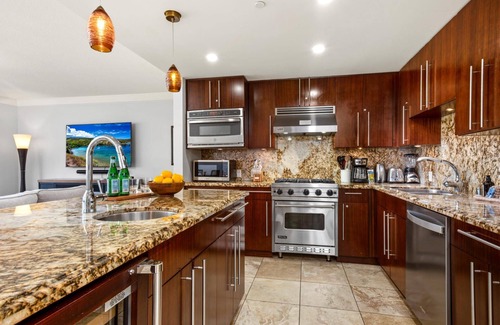 Honokowai Condo | Honua Kai Hokulani Collection by KBM - 2 Units on same floor (201/204)