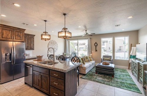 St. George House | Hoodoo Haute
