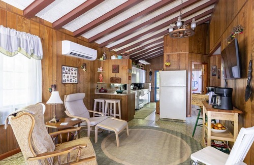 Pleasure Point House | Hooked on a Feeling- 2Br Lake Cabin, 2BR Lake Cabin