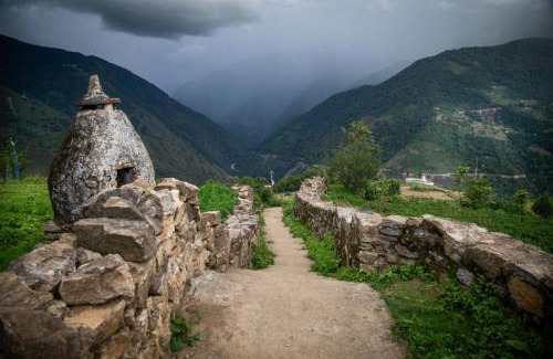 Along House | Hoongla Inn - Homestay in Lumla Tawang