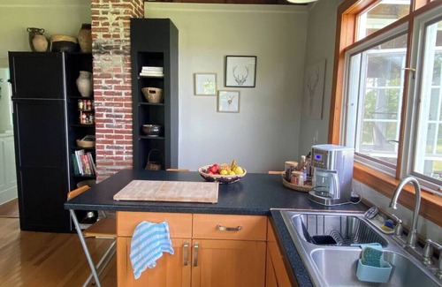 Fishing Creek House | Hoopers Island Victorian with 360 Water Views - experienced host