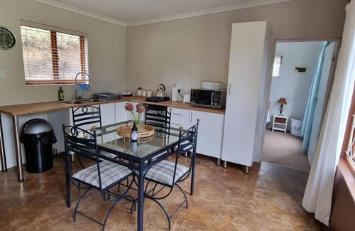 Drummond Apartment | Hoopoe Cottage