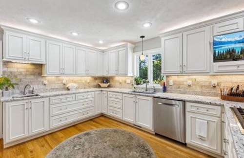 Bloomington House | Hoosier Estate - Steps to IU