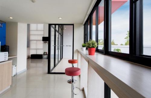 Khon Kaen Hotel | HOP INN Khon Kaen Srichan Road Building A