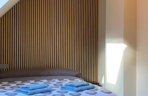 Leon Apartment | Horizon Duplex by ARoom VUT-LE-1414