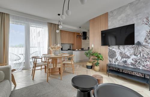 Nowy Port Apartment | Horizon Sauna & Jacuzzi & Parking by Grand Apartme