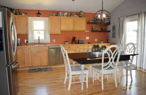 Deep Hole House | Horsin' Around