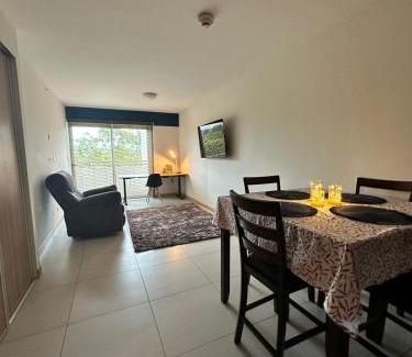 Heredia Apartment | Hospedaje cómodo con oficina