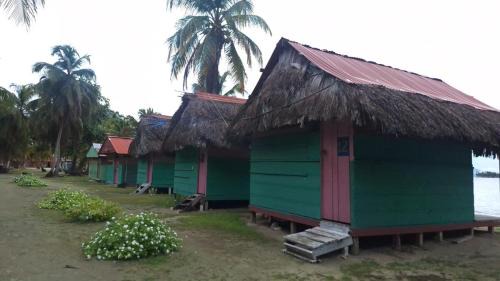Carti Tupile House | Hospedaje en las islas de Guna Yala frente al mar Niadub