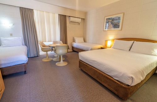 Geraldton Hotel | Hospitality Geraldton, SureStay Collection by Best Western