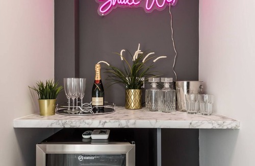 RopeWalks Apartment | Host Apartments Seel Street Quarters