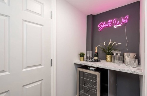 RopeWalks Apartment | Host Apartments Seel Street Quarters