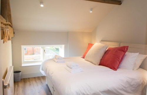 Irstead House | Host & Stay - Boathouse Barn