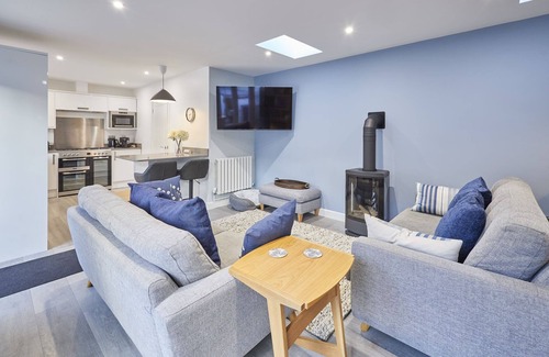 Tweedmouth House | Host Stay Harrow Bothy