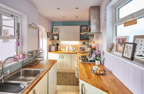 Morpeth House | Host & Stay - Lilac Cottage