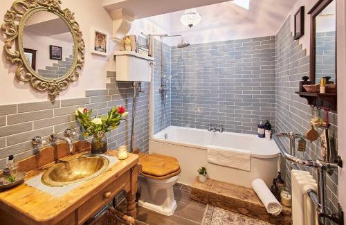 Morpeth House | Host & Stay - Lilac Cottage