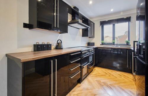 Great Ayton House | Host & Stay - Roseberry Topping Townhouse
