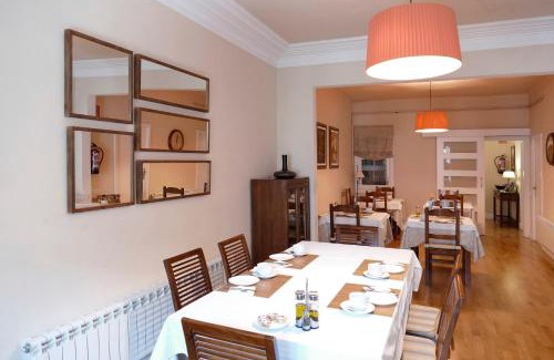 Buira House | Hostal Canigó