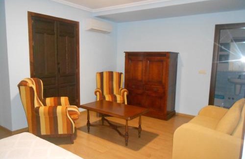 Hellin House | Hostal Casa Museo La Pájara