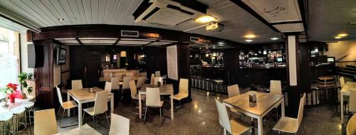 Almazan House | Hostal El Arco
