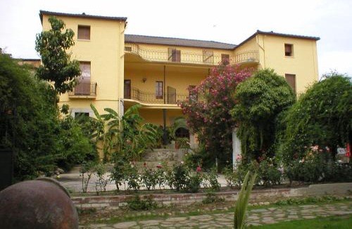 Madrigal de la Vera House | Hostal La Colonial
