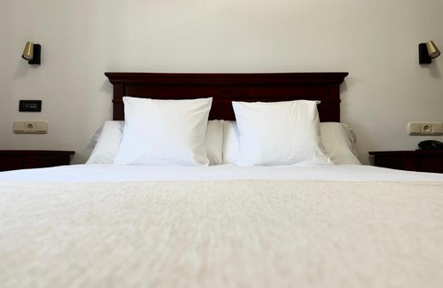Zahara de los Atunes House | Hostal La Muralla