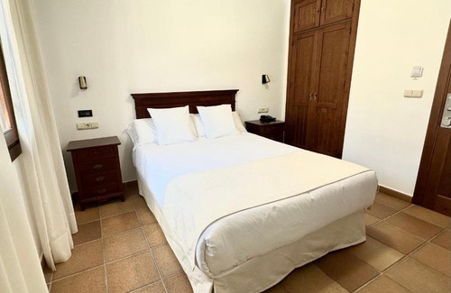 Zahara de los Atunes House | Hostal La Muralla