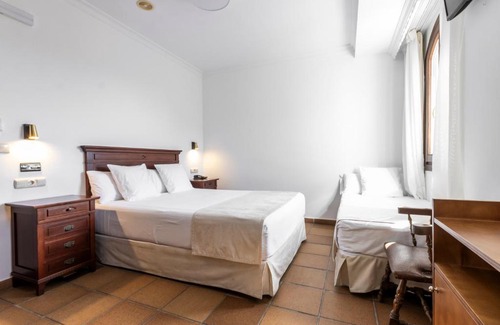 Zahara de los Atunes House | Hostal La Muralla