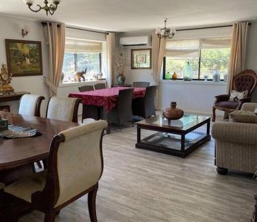 Constitucion House | Hostal Nomade
