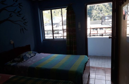 Banos de Agua Santa Hotel | Hostal Transilvania