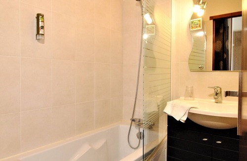 Brantome-en-Perigord Hotel | Hostellerie du Perigord Vert