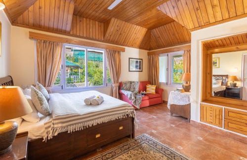 Naldehra Villa | Hostie Romarica-Cottage with Lawn & Patio, Mashobra, Shimla