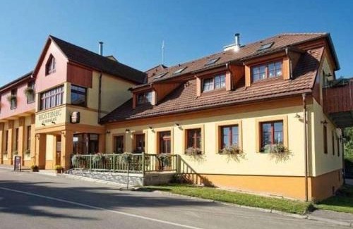 Kostelec nad Orlici House | Hostinec U Hubálků
