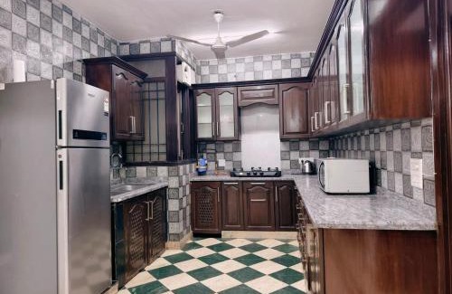 New Delhi Apartment | Hostmystay-3BHK in GK3 ! Mblck