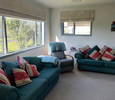 Cooks Beach House | Hosts on the Coast - Reel Escape on Banks