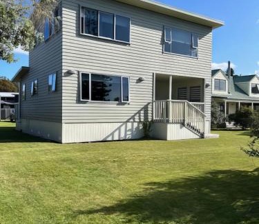 Cooks Beach House | Hosts on the Coast - Reel Escape on Banks