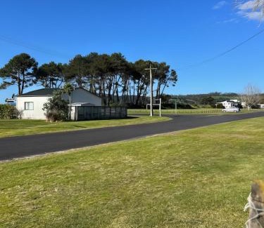 Cooks Beach House | Hosts on the Coast - Reel Escape on Banks