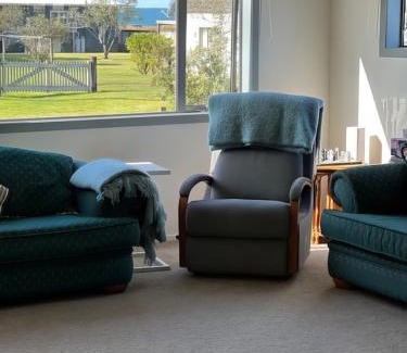 Cooks Beach House | Hosts on the Coast - Reel Escape on Banks