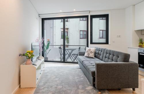 Leca da Palmeira Apartment | HostWise Cozy Studio with Balcony and Garage