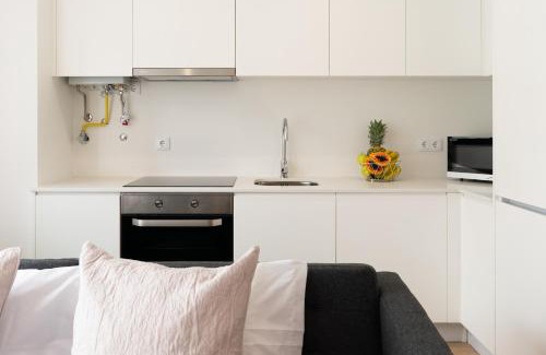 Leca da Palmeira Apartment | HostWise Cozy Studio with Balcony and Garage