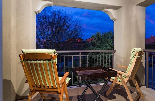Desert Ridge Apartment | Hot Spot at Desert Ridge 2 BR by Casago