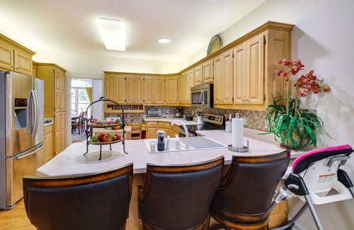 Hot Springs Village House | Hot Springs Village Golf Getaway w/Deck!